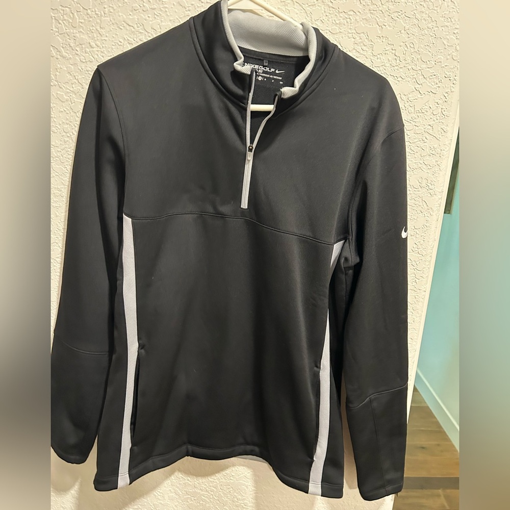 Nike
Long Sleeve